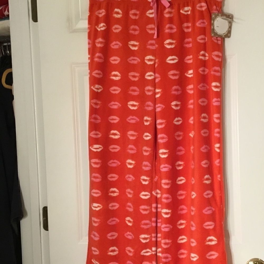 NWT Women’s Fleece Pajama Pants. Size Large